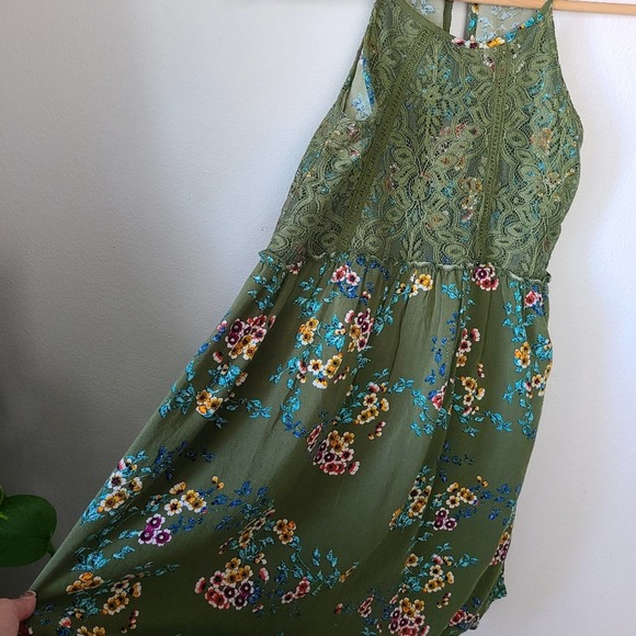 TARGET | GREEN DRESS - Picture 5 of 12